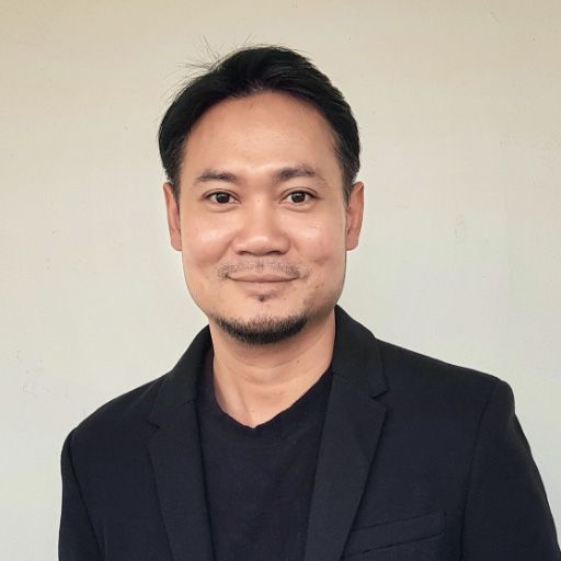 คุณเลอชาติ ธรรมธีรเสถียร