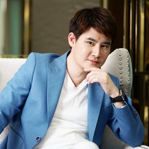 ธเนศ ลีลาภรณ์